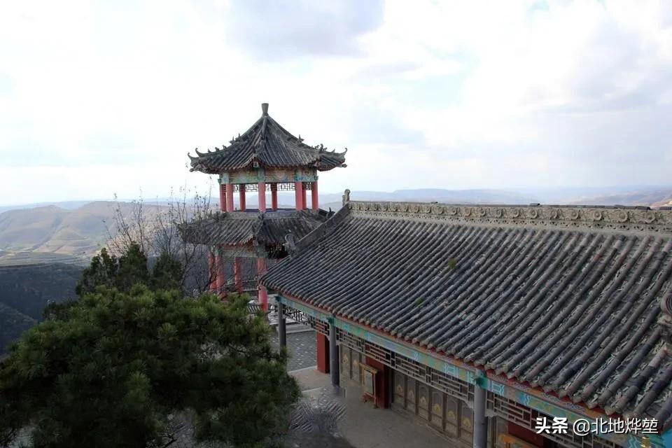 古建筑之美之徽派老砖雕,砖雕屋脊明清老式