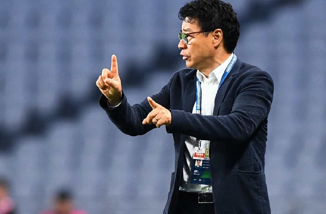 上海申花1:4惨败后场,上海申花战胜深圳晋级四强