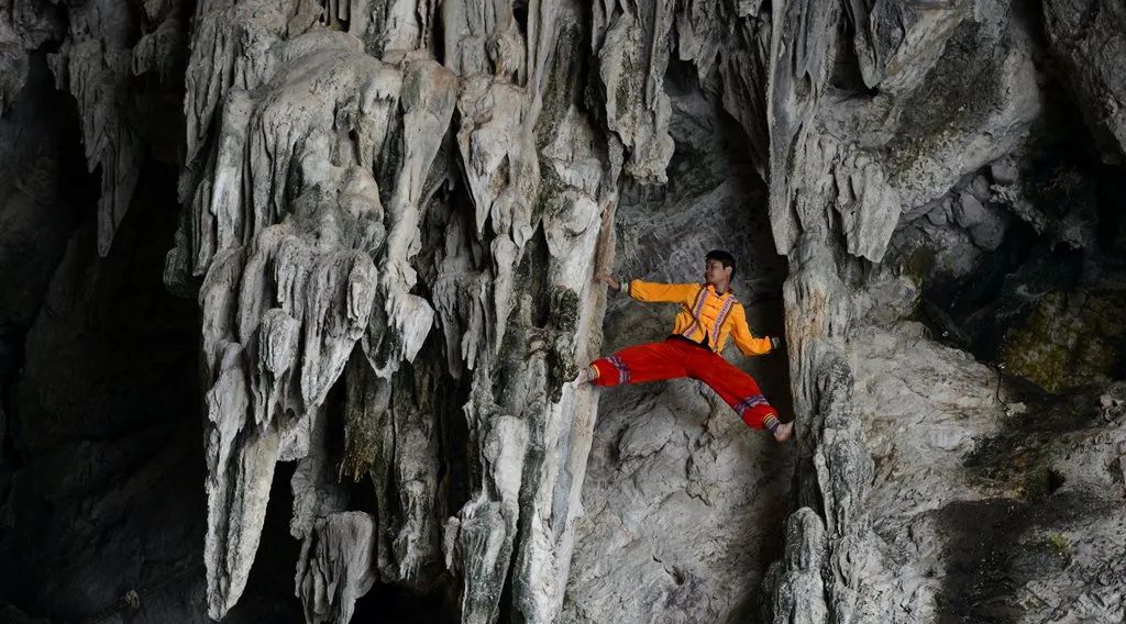 建水燕子洞免门票,建水燕子洞景区团购
