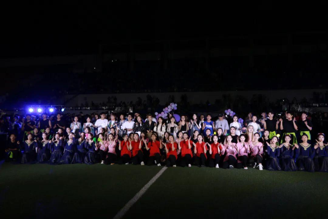 河南大学音乐节,河南科技大学草坪音乐节完整版