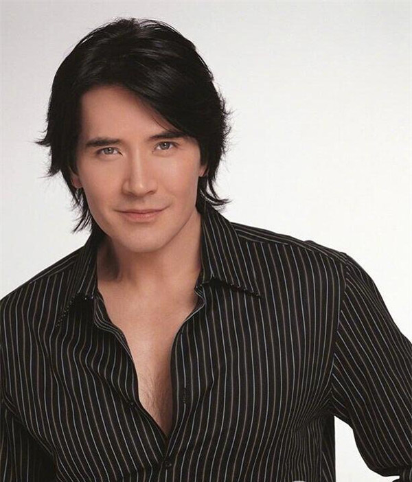 五位留长发的男明星最后一位最帅,七位又酷又帅的男明星