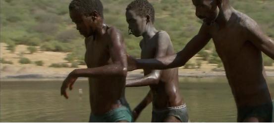 非洲的盐有多贵？200斤盐能换五头牛，但采盐工的艰辛难以想象