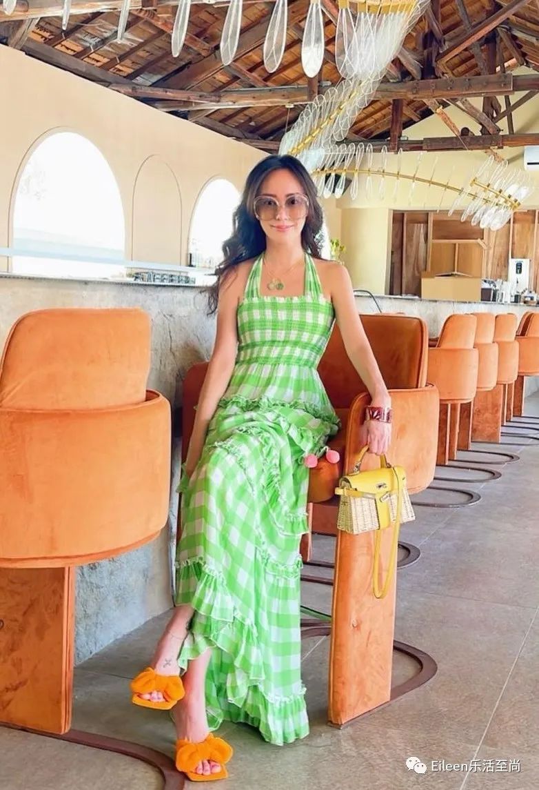 39岁嫁入豪门8亿元豪宅,300亿身家3亿豪宅