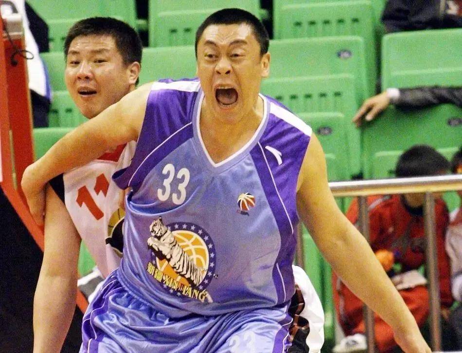 盘点cba历史十大中锋,cba总决赛姚明51分21篮板