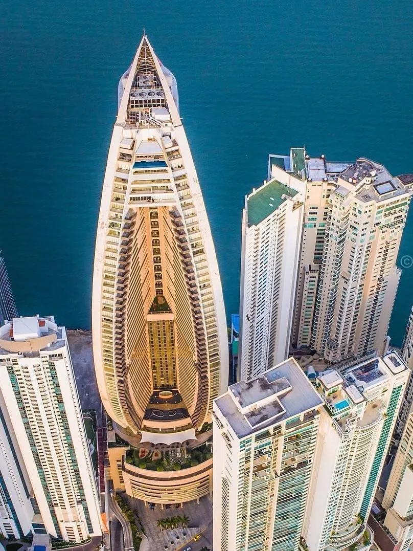 巴拿马有自己的货币吗,巴拿马华人人口多少