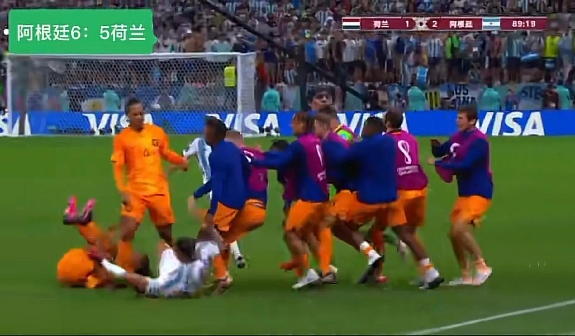 梅西对范加尔说了啥话,梅西赛后和范加尔对峙说了什么