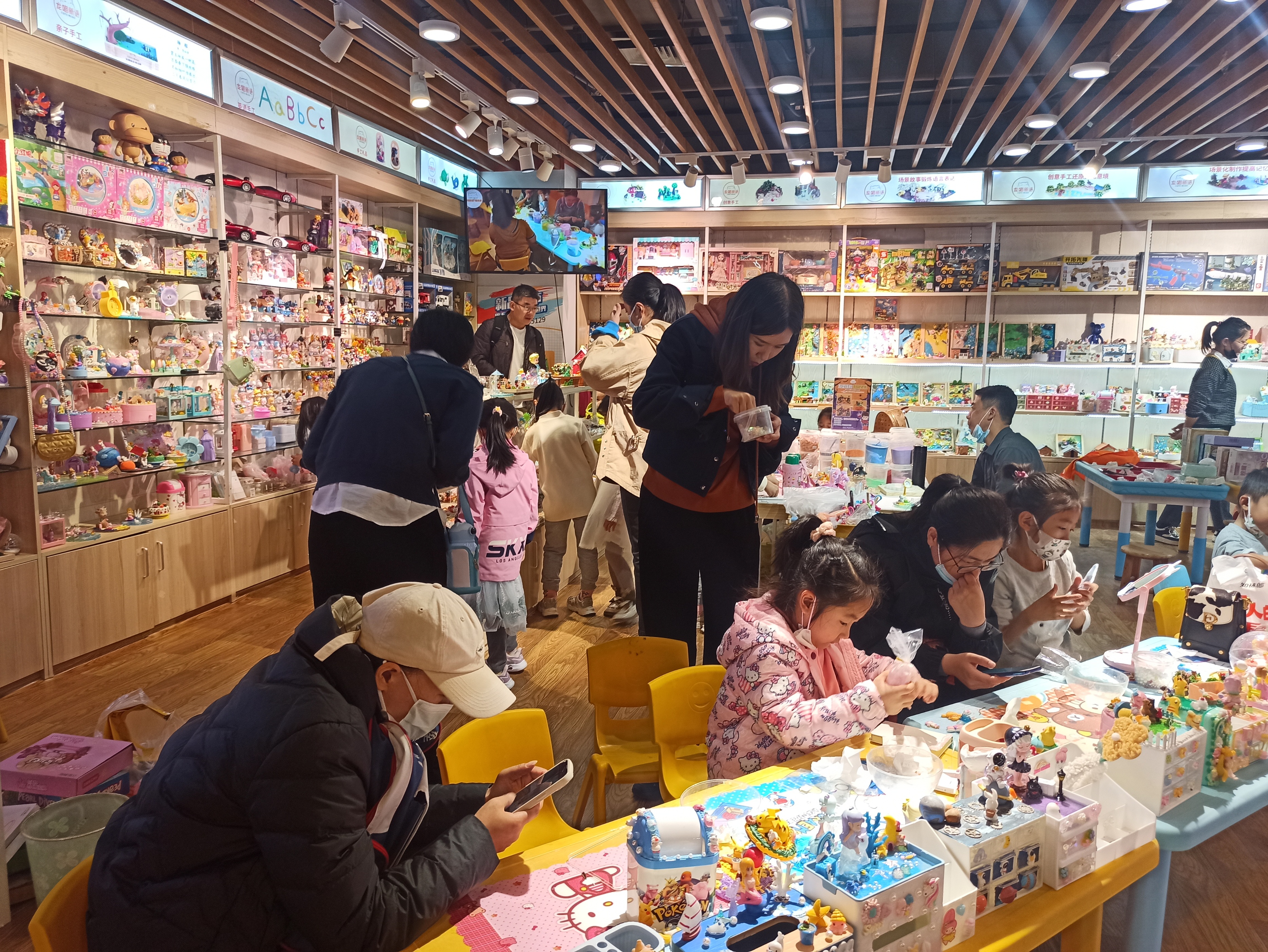 儿童手工坊diy加盟费,龙喵新语手工体验馆是培训机构吗