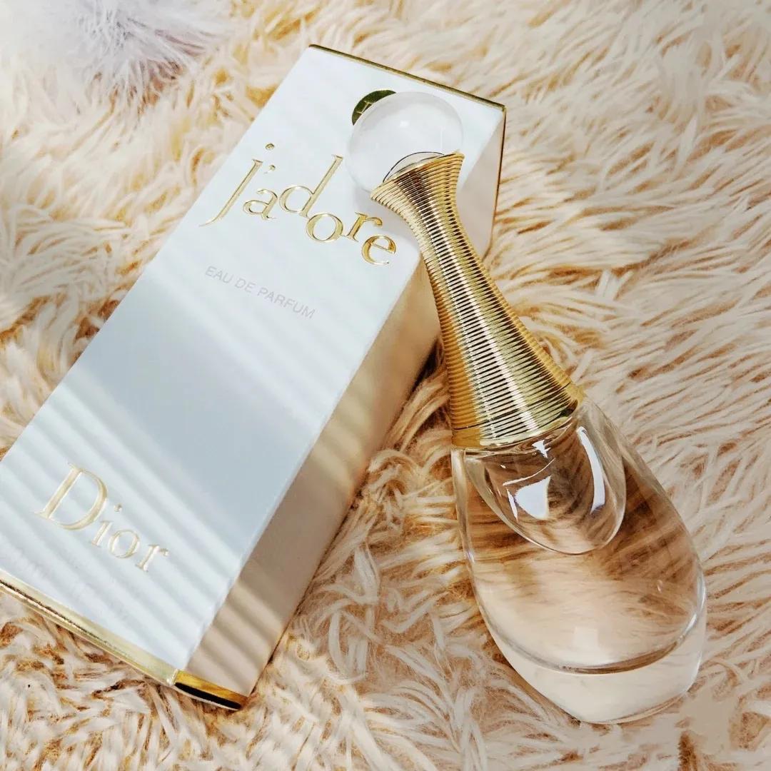 喜欢一个味道但不知道是哪款香水,哪款香水具有清新清凉的味道