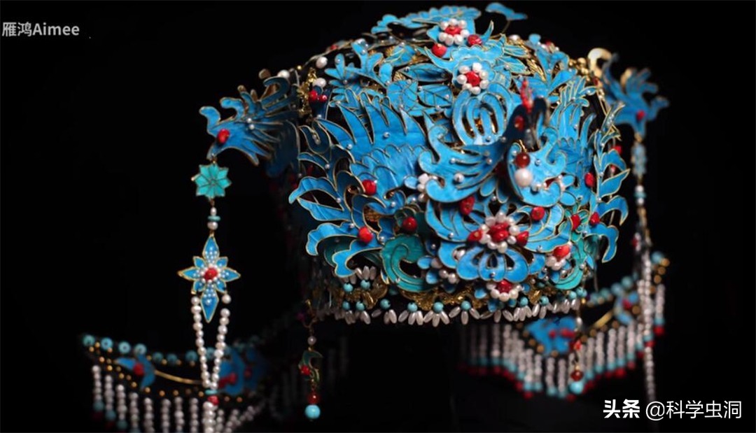 天津一女子买鸟头吊坠被判刑10年,天津女子买吊坠获刑十年