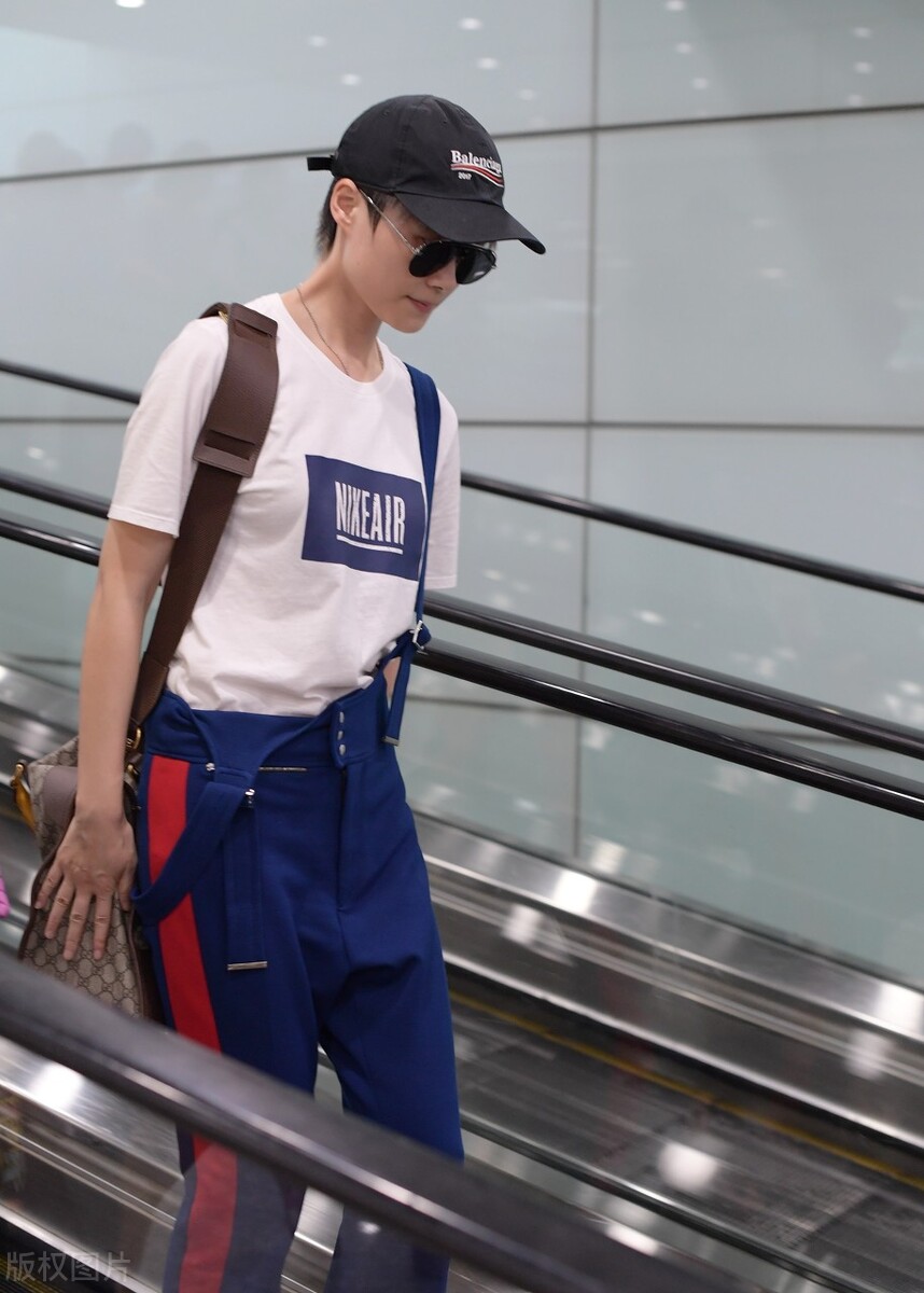 李宇春舞台是自己设计的吗,爱自己的100种方式李宇春