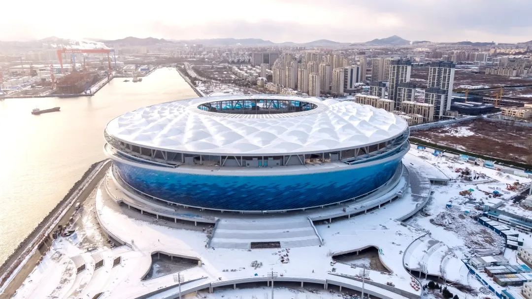 大连梭鱼湾足球场建设时间,大连梭鱼湾足球场建设结构和设计