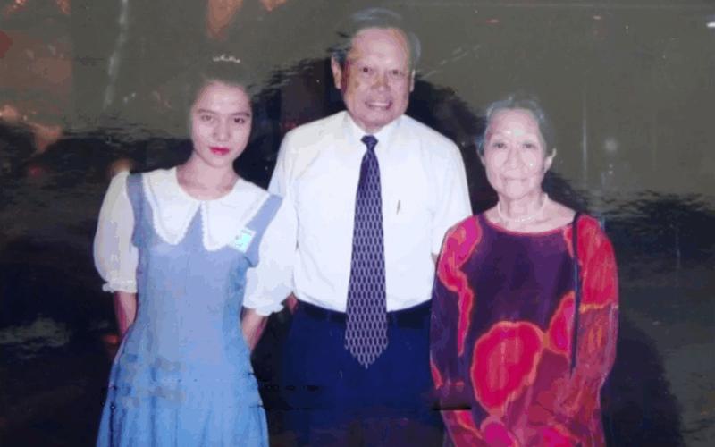 杨振宁翁帆慈善捐赠,杨振宁捐献珍贵资料是什么