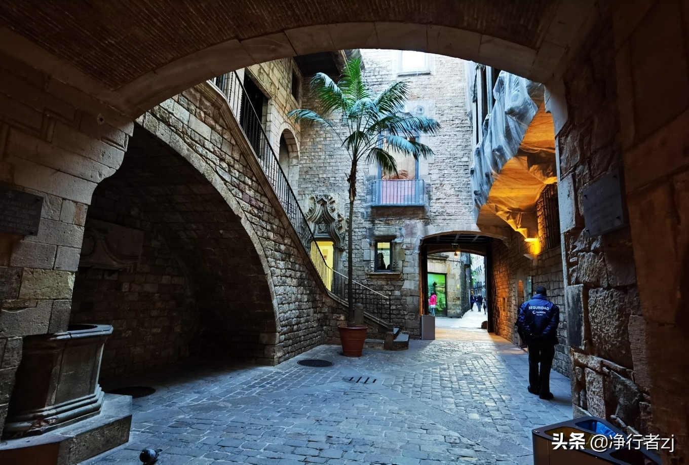 冬日暖阳拔“牙”记（34）巴塞罗那：高迪打造的欧洲之花（上）