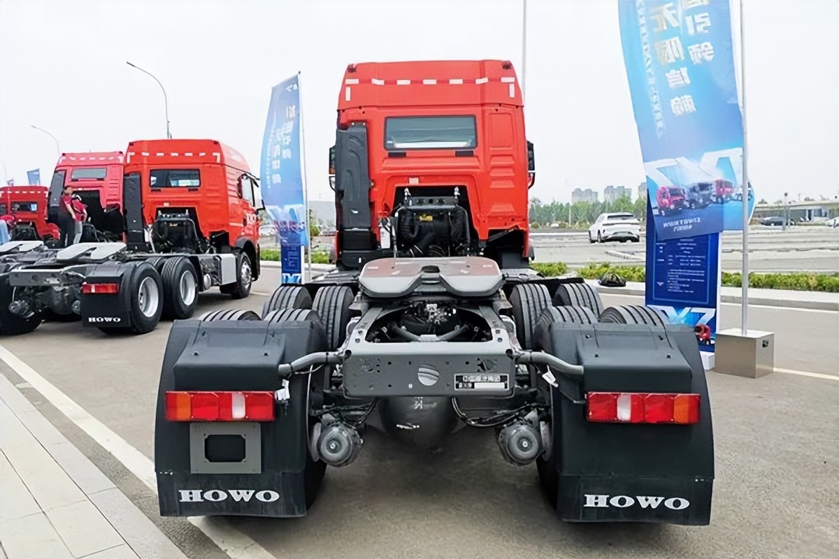 中国重汽豪沃t7车型尺寸,豪沃tx7最新版6.8米卡车