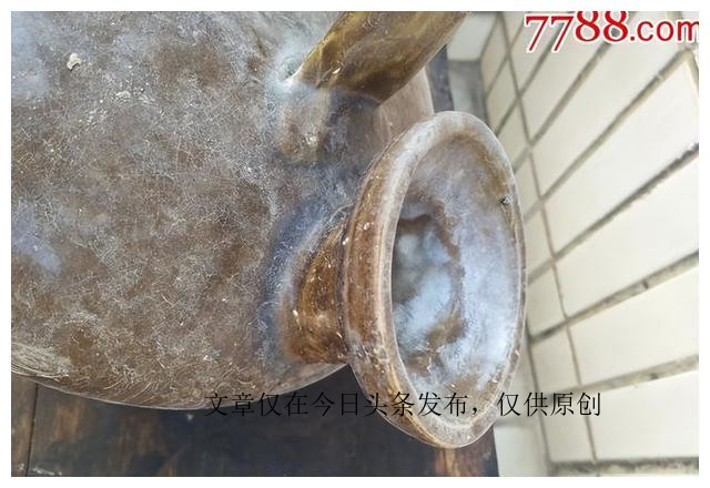 古人夜壶是怎么用的,古人是如何使用夜壶的