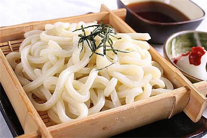 乌冬面是什么料,乌冬面和一般面条的区别