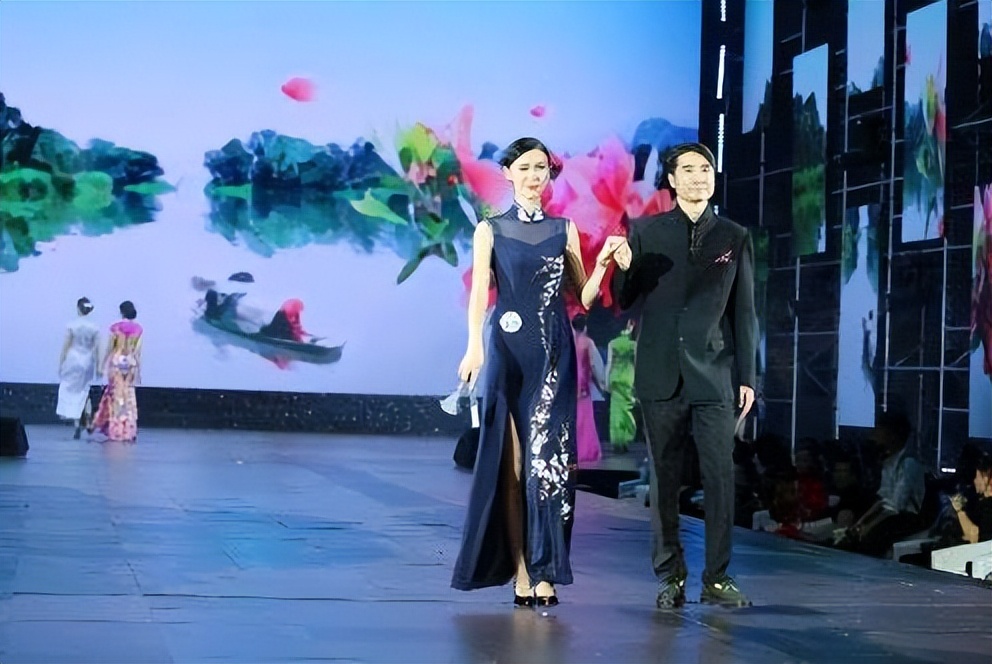 沈阳首位盲人模特,沈阳50岁女性模特