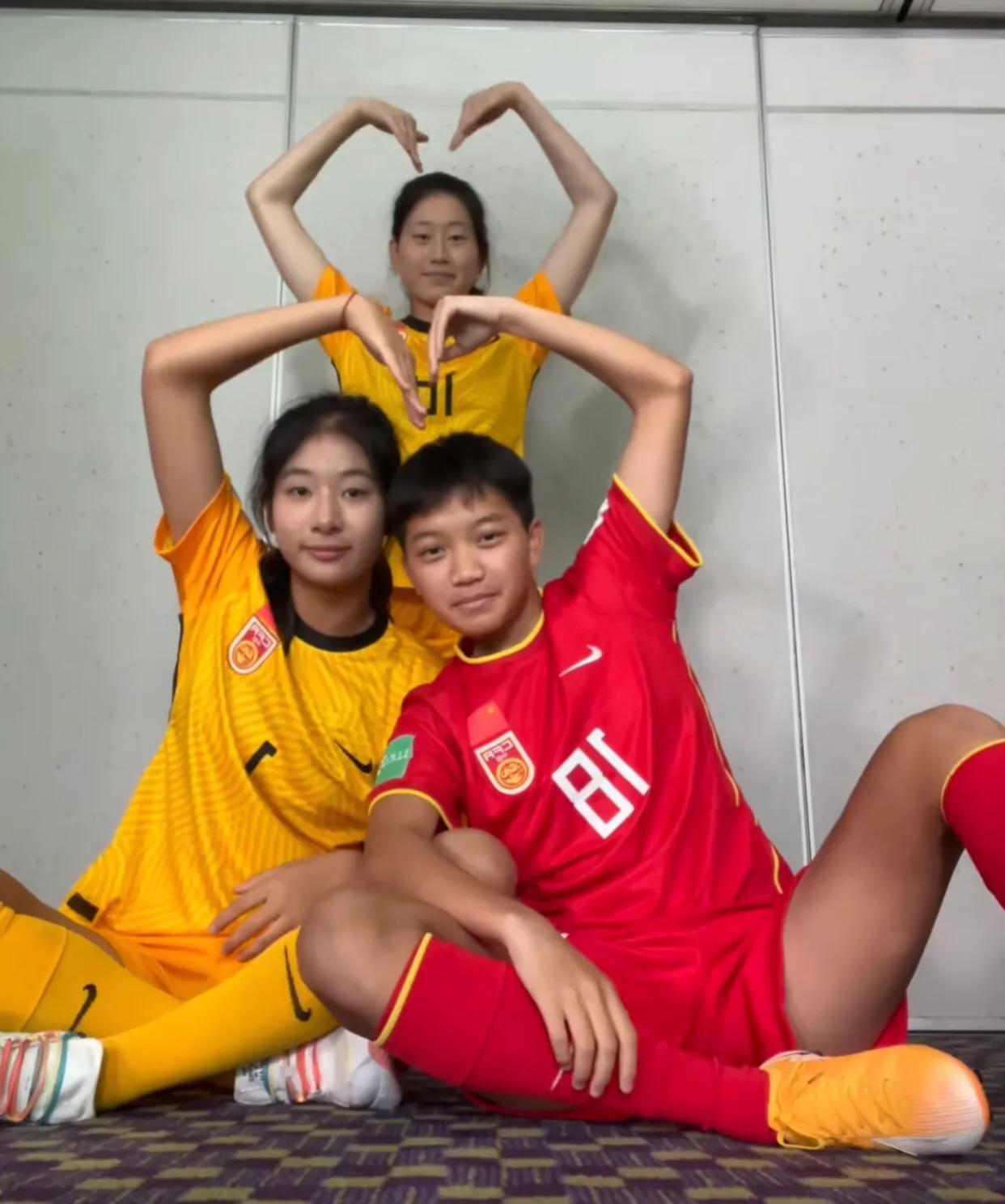 u17女足世界杯门将刘晨扑球合辑,u17女足门将刘晨照片