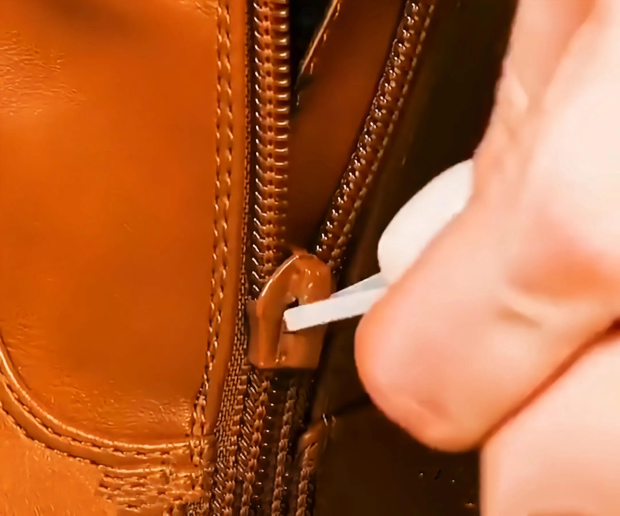 鞋子上有折痕怎么弄好看,打理鞋子折痕的方法