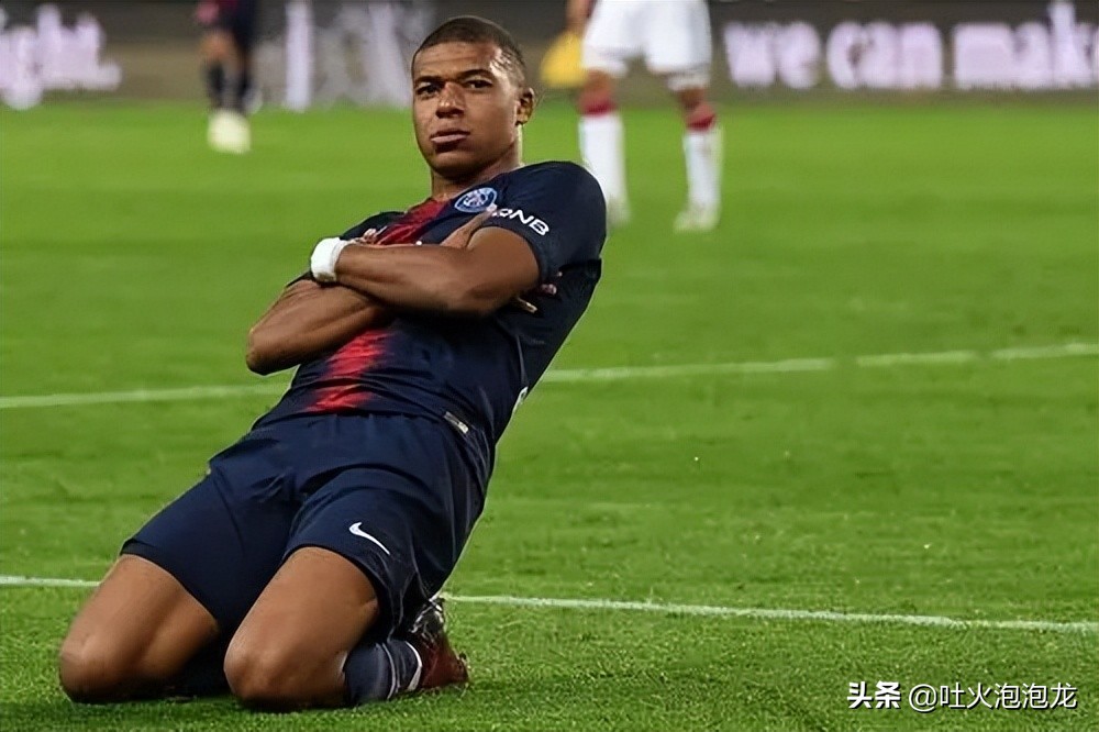 足球进球庆祝动作集锦,那些精彩进球瞬间足球