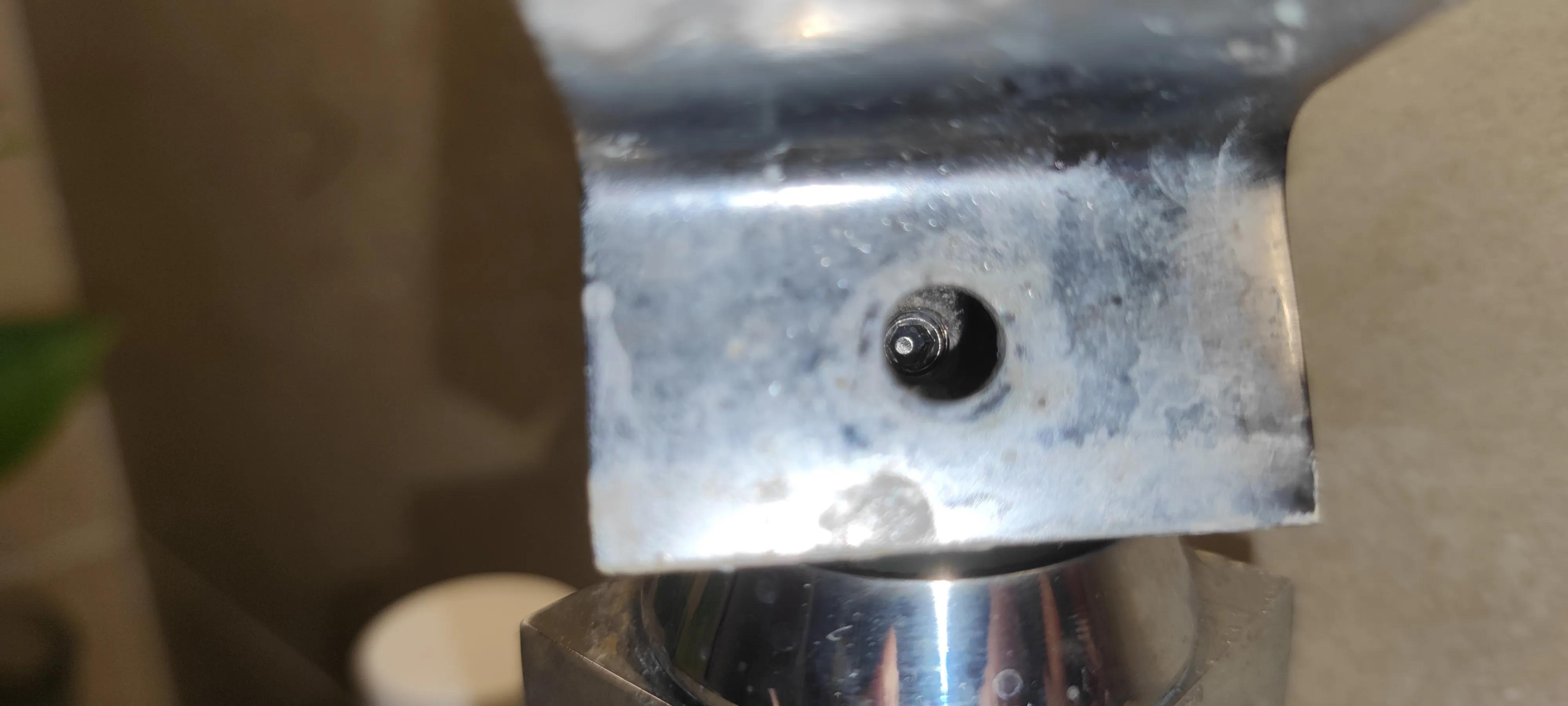 淋浴水龙头一直漏水,水龙头漏水自己修理