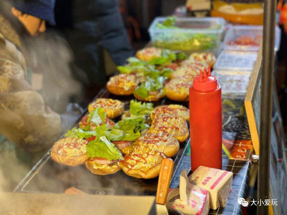 这些好吃好玩又好逛的宝藏市集回归啦！书市/鱼市/小吃夜市……