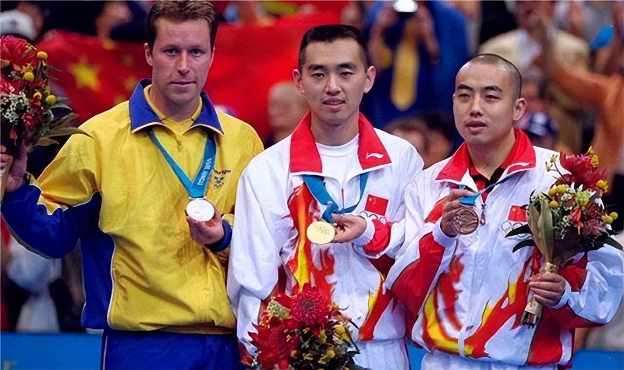 安踏收购fila在哪一年,安踏官宣签约欧文李宁