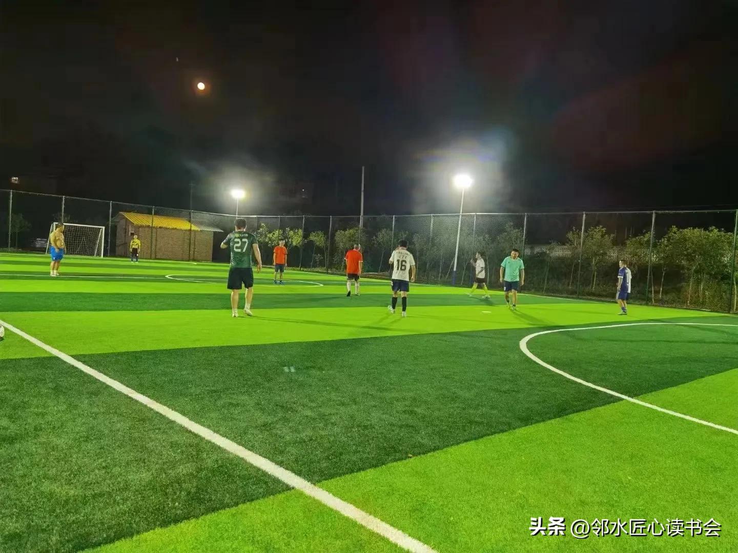 世界第一首弯月竹排图像诗诞生记