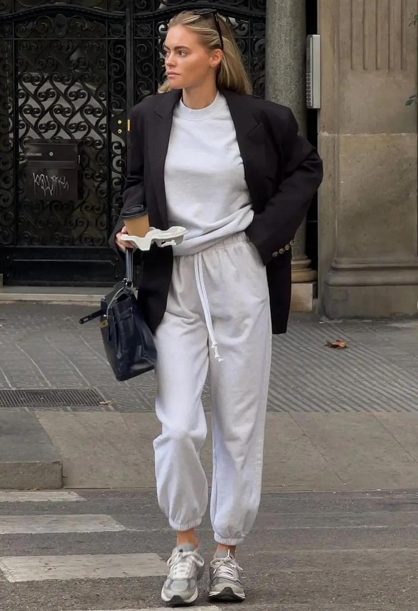 粉红卫衣穿搭女春秋套装,粉色连帽卫衣套装内搭