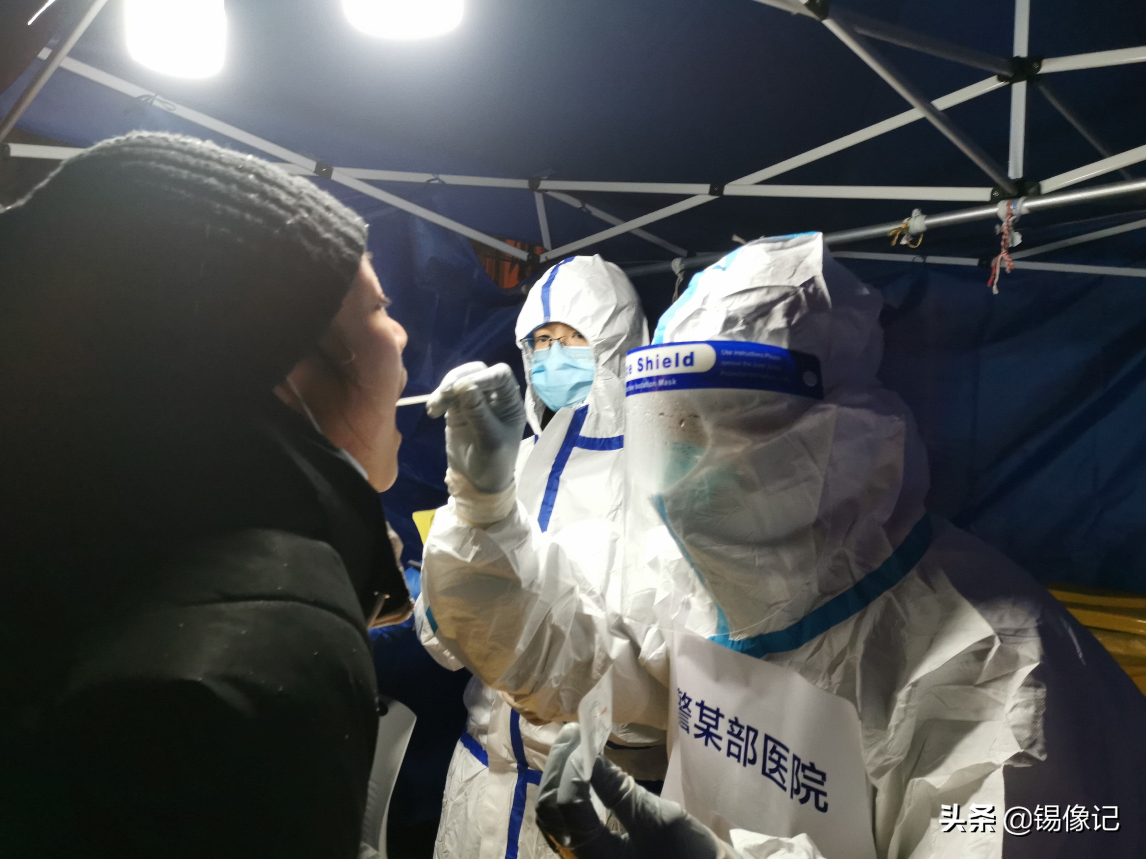 疫情防控众志成城守护家园,抗击疫情致敬疫情下的温暖守护者