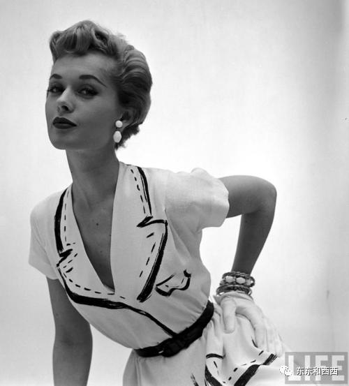 91岁养狮子走红毯拍奢侈品广告，这个优雅金发*物尤**太生猛了