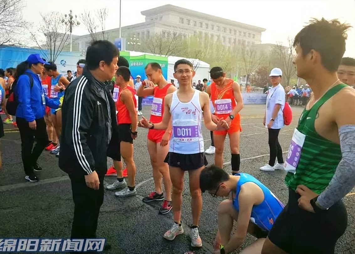 杂技失误女演员高空坠亡死因反转,观众还原女杂技演员坠亡事件