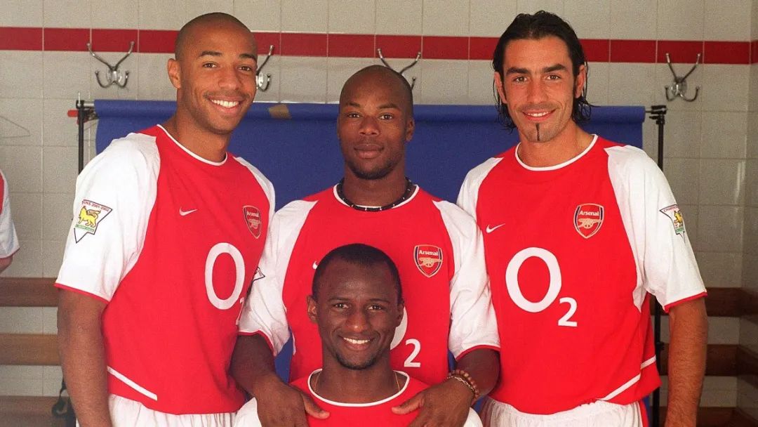 罗马诺：阿森纳和切尔西盯上拉维亚！名记：枪手不会1.2亿签赖斯