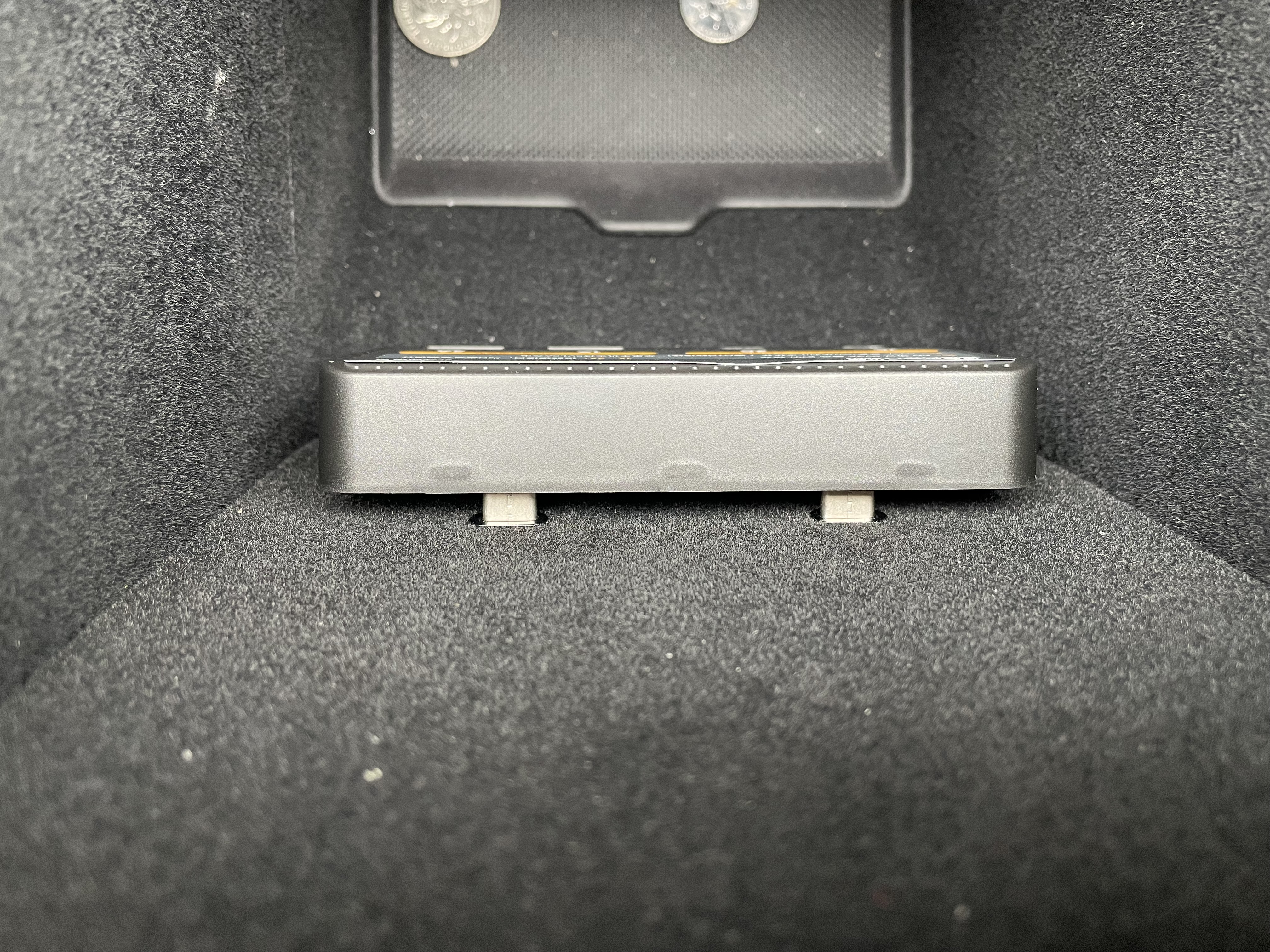 花费299元，找回Model3/Y丢失的扶手箱USB接口数据功能