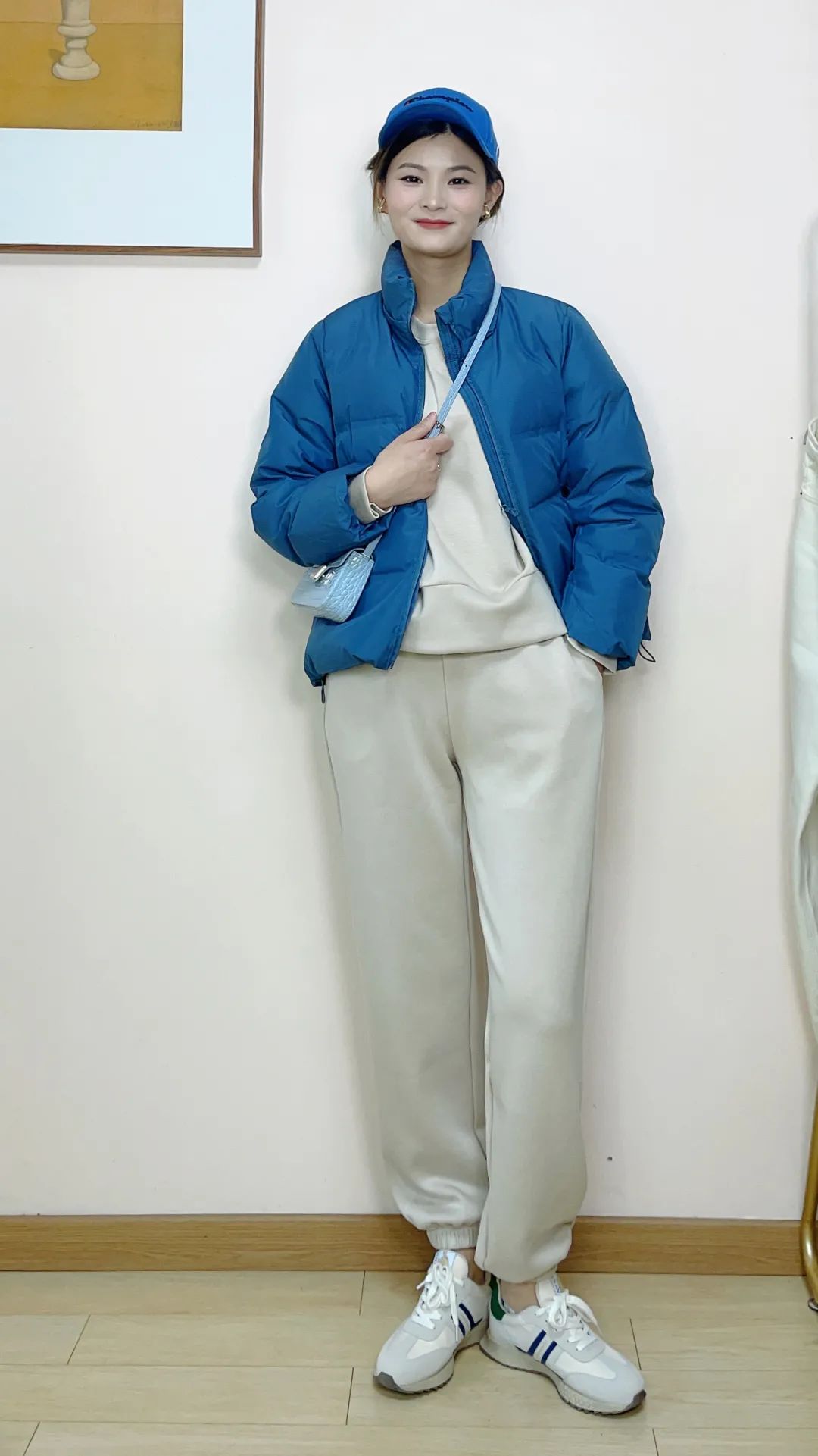 卫衣怎么搭配外套才好看冬天,冬天连帽卫衣怎么搭配洋气女