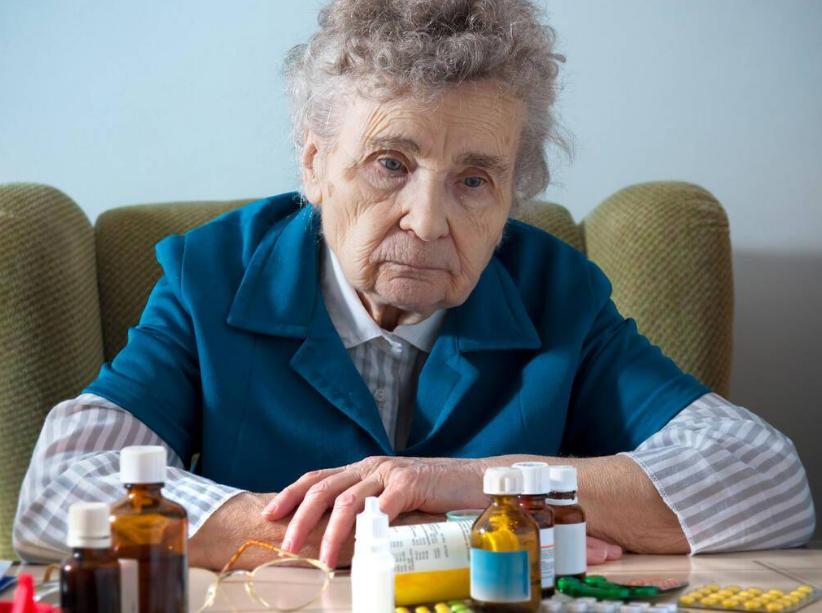 50岁女人漏尿怎么治疗吃什么药,女人上了年纪漏尿怎么办