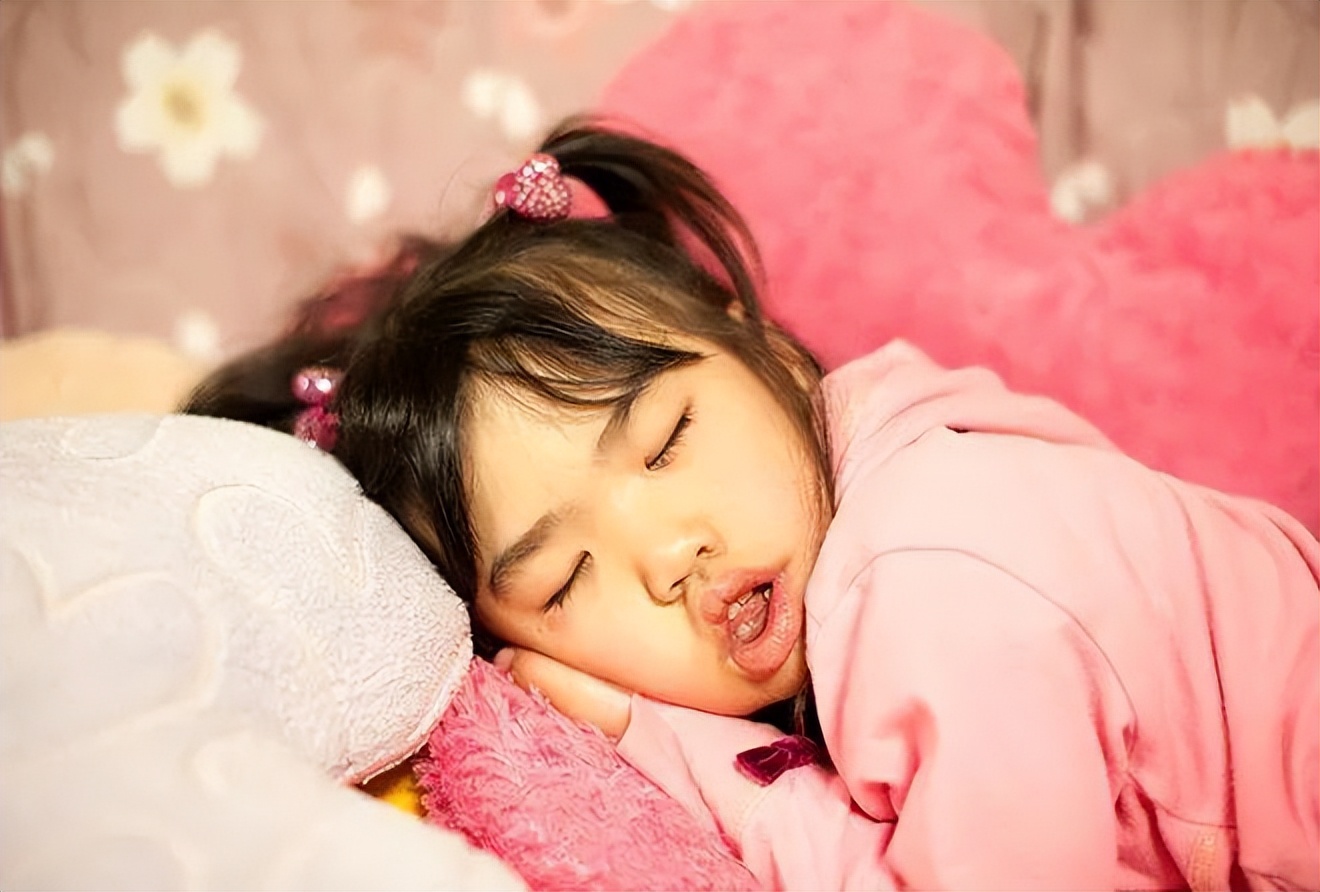 同样都是“凸嘴”，为什么有人风情万种，有人一股土味？答案在这