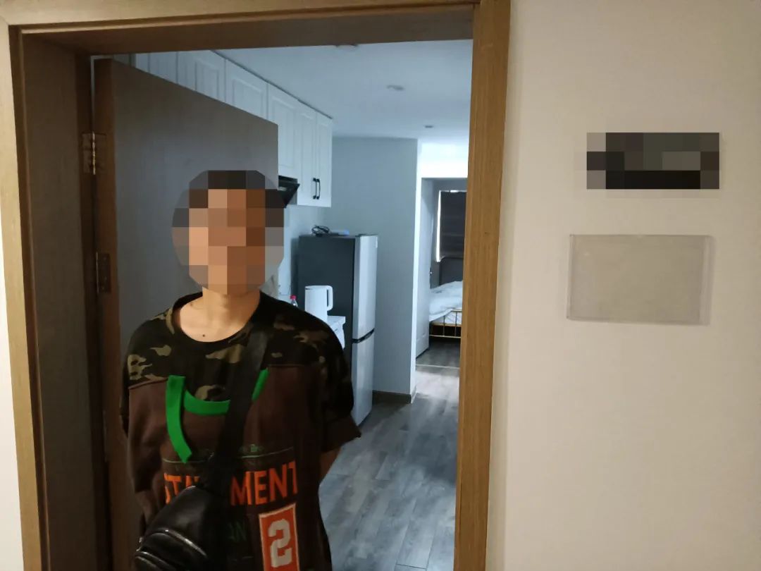 小伙欠了房东3个月房租,小伙交了房租房东不让住