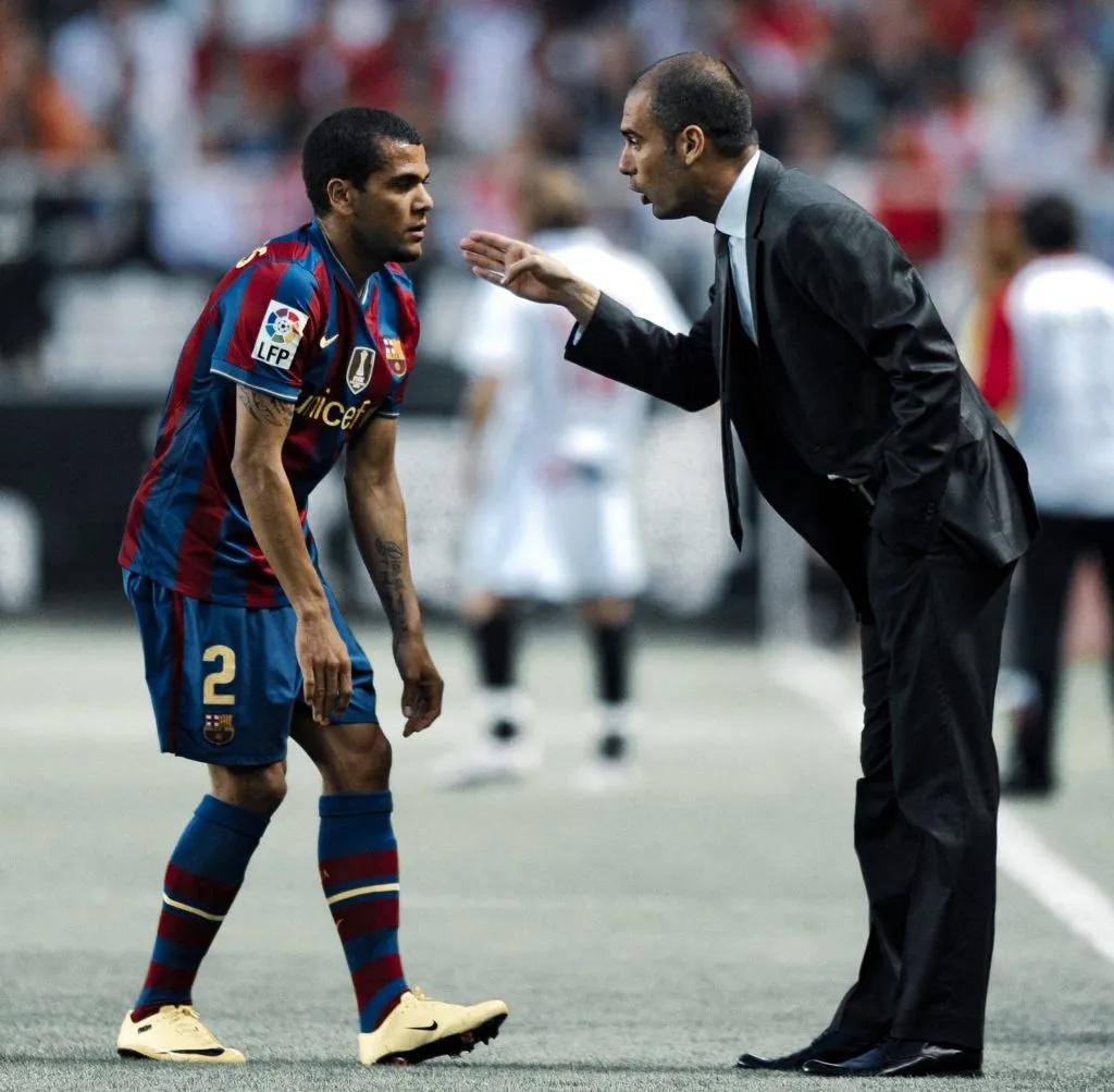 从阿尔维斯到阿尔维斯,巴萨的边后卫为什么这么难踢?