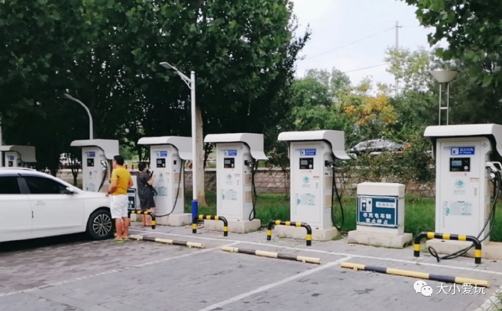 滨河公园带娃玩水,推荐一个好地方滨河公园