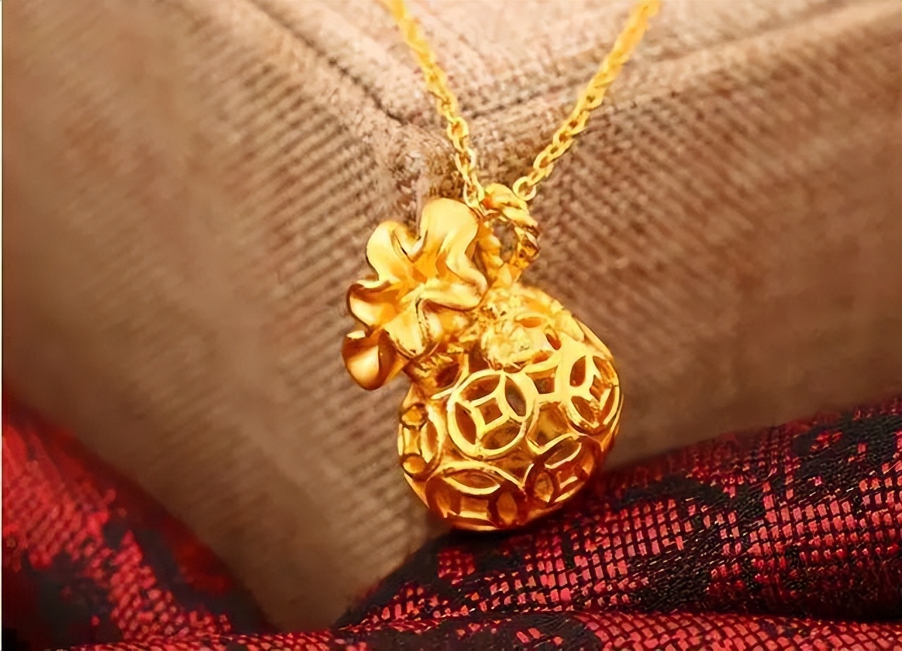 黄金和白金哪个重一点,黄金和白金差价多高