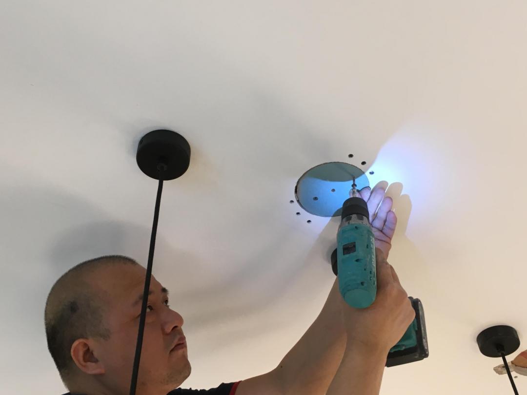 天花孔开大怎么解决,天花板开错孔补洞方法