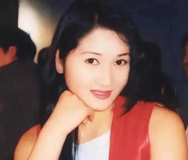 更多圈中内幕曝光：陪睡，只是冰山一角，爱豆崛起已成定局！