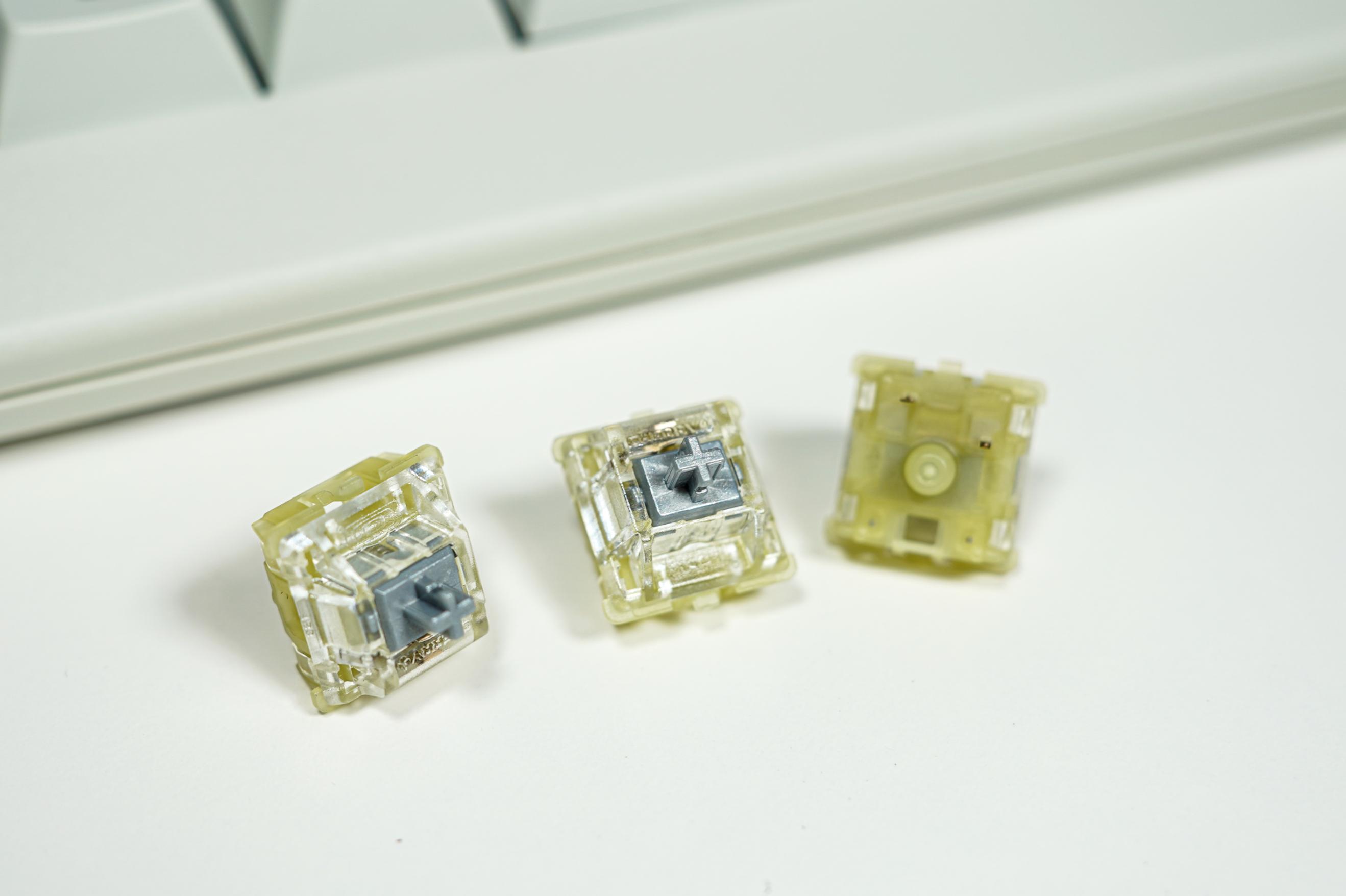 cherry轴入门机械键盘推荐,cherry键盘银轴和茶轴对比