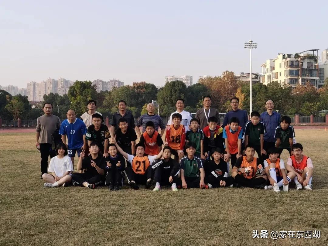 “双减”之下,恒大学校、吴家山二中举办足球友谊赛丰富校园生活