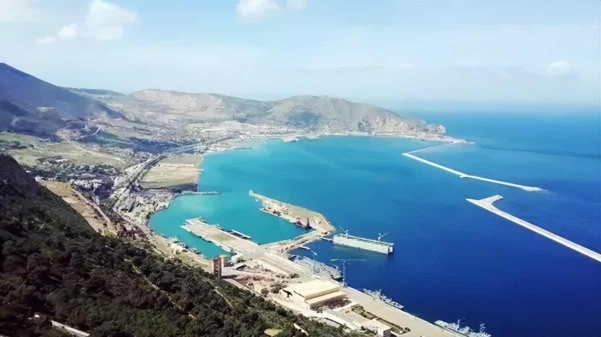 阿尔及利亚买中国运输机,阿联酋计划购买12架中国战机