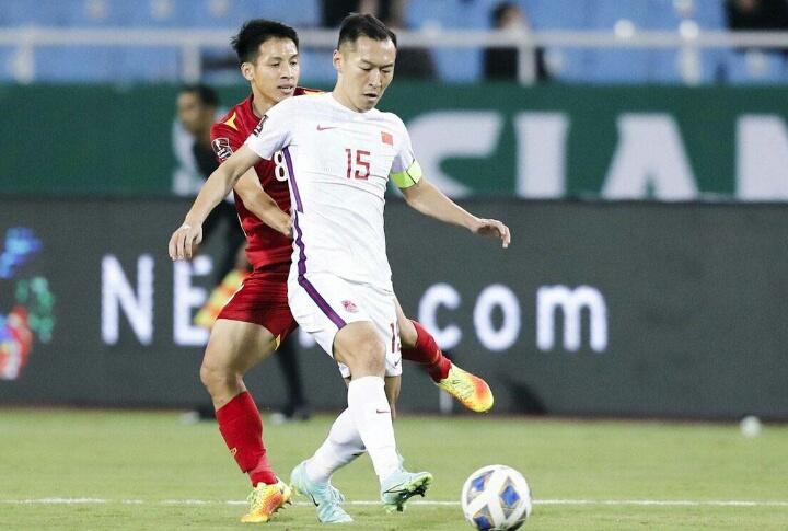 国足队长助攻,国足25场20球5助神锋