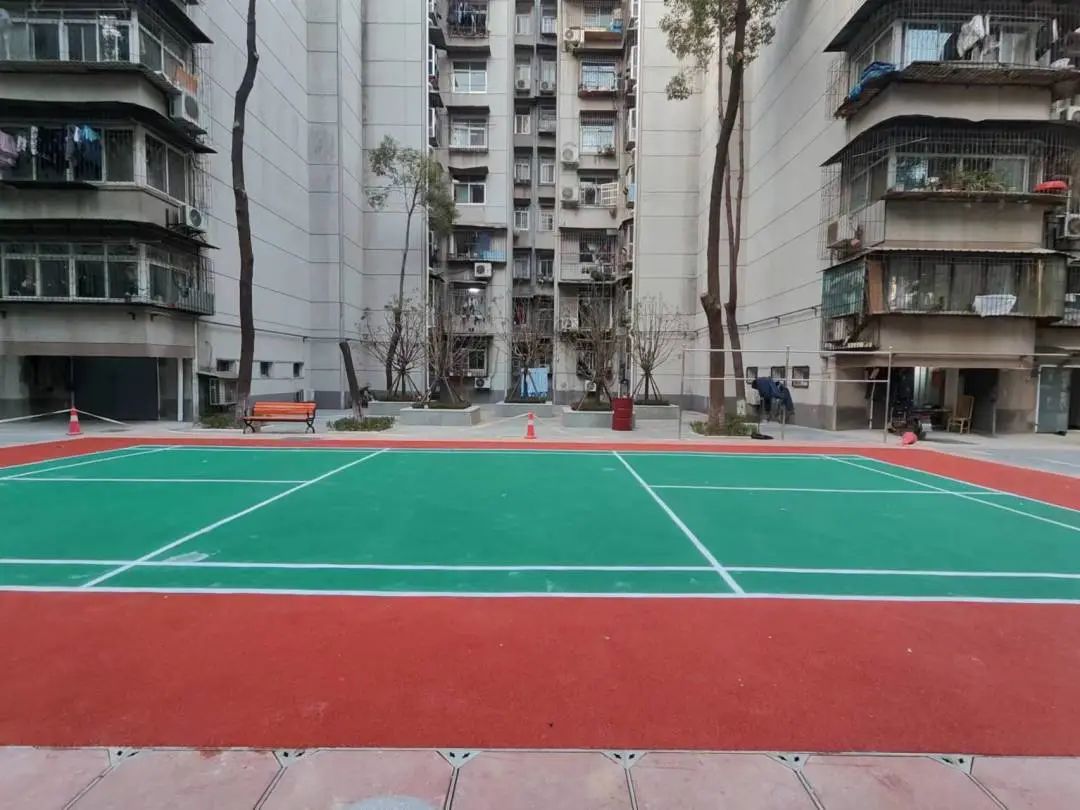 小区旧貌换新颜居民送感谢信,社区居民送锦旗感谢社区暖心人