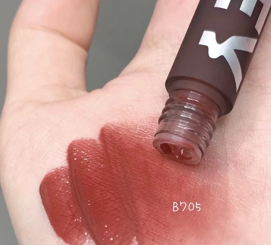 素颜白开水妆容教程,怎么打造清透的妆容