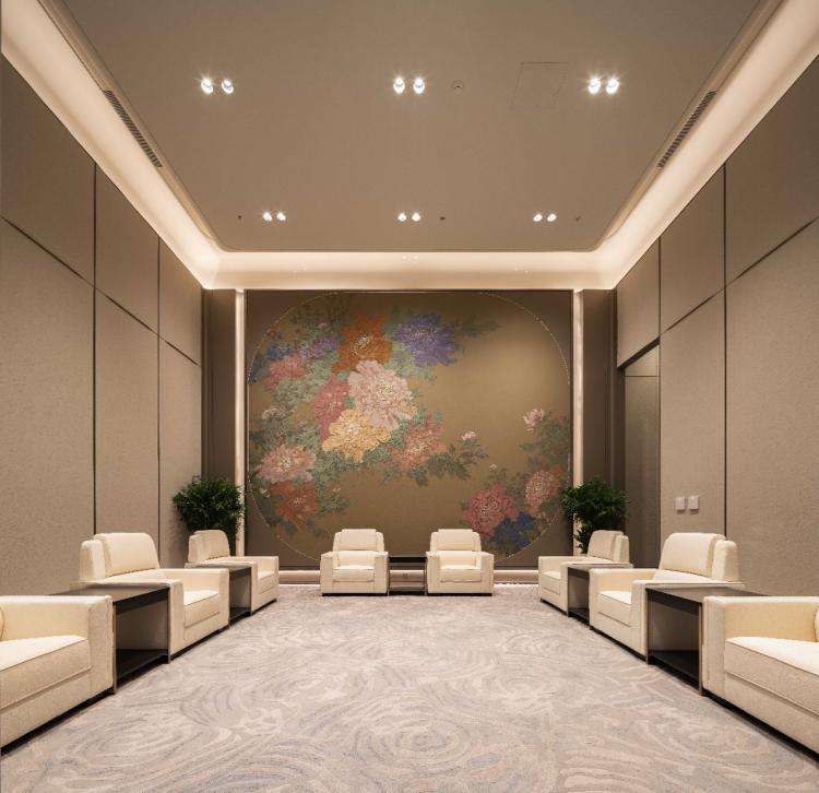 宁彩飞扬——谭晓明谈南京扬子江国际会议中心及酒店艺术品